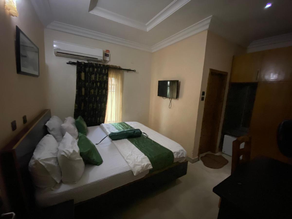 Nue-Crest Hotels & Suites Enugu Exterior photo