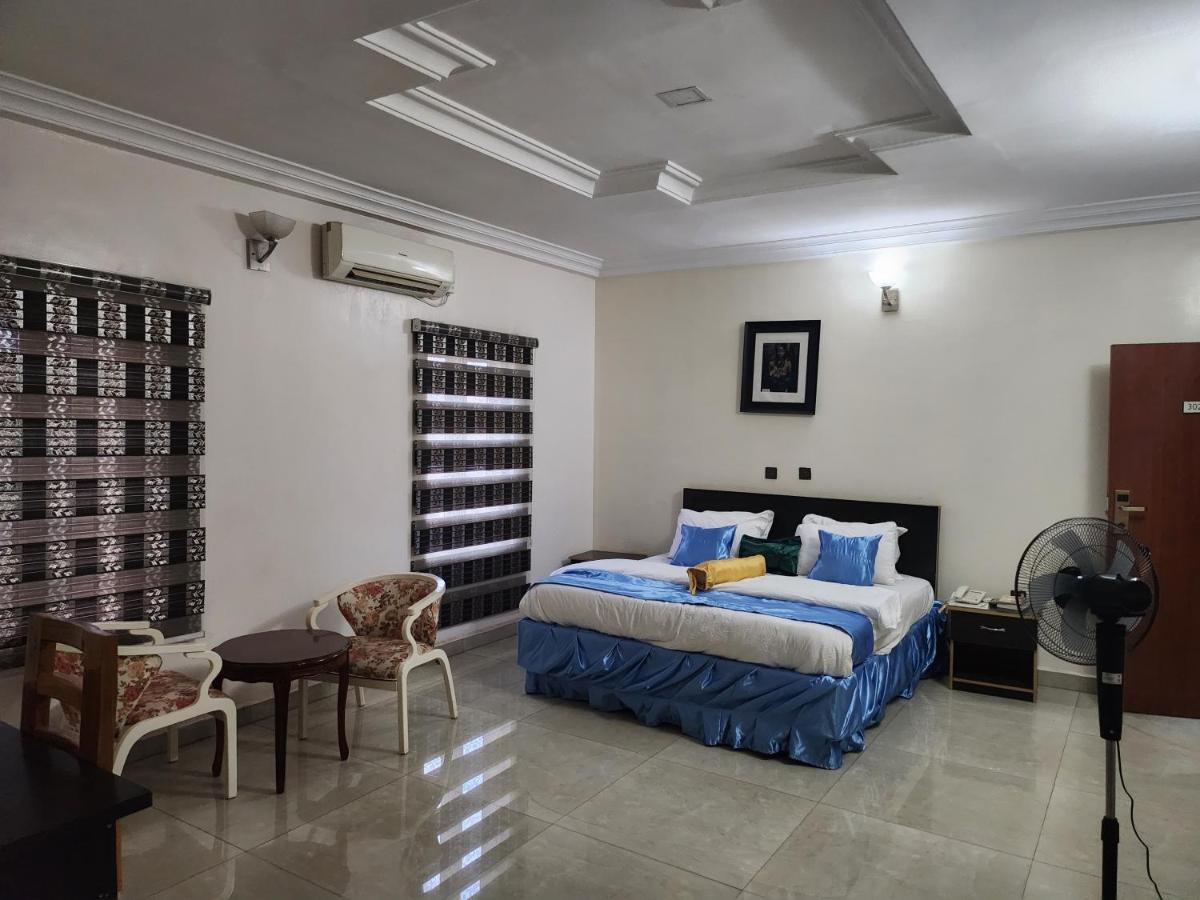 Nue-Crest Hotels & Suites Enugu Exterior photo